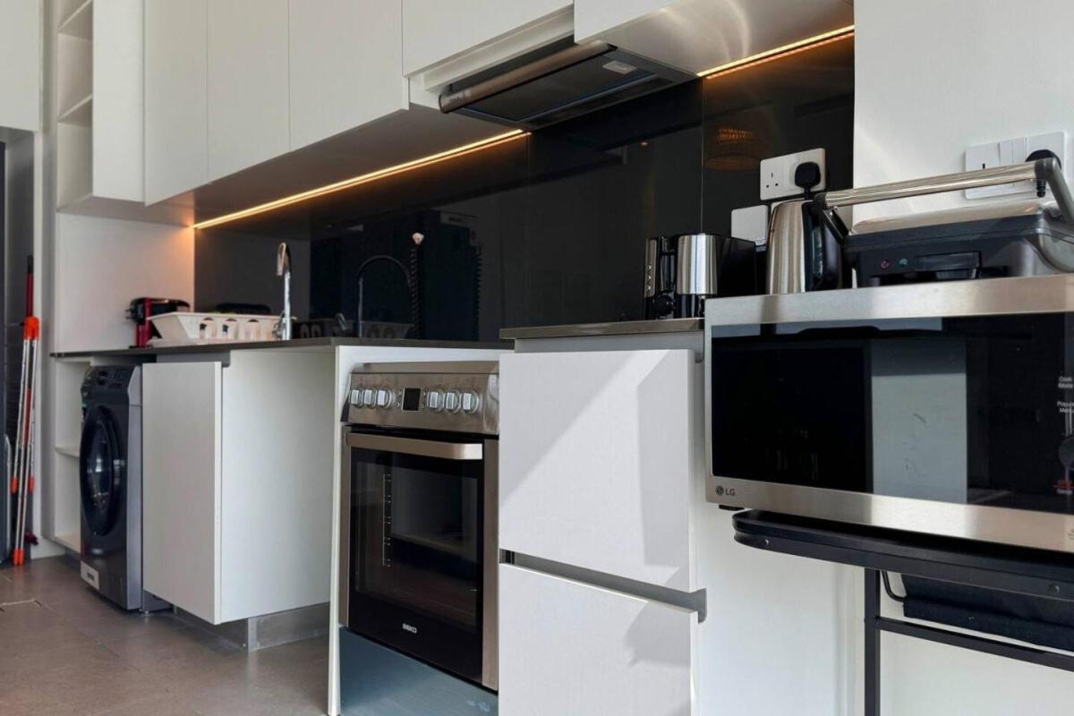 1 Bhk Luxurious Reem Island With Access