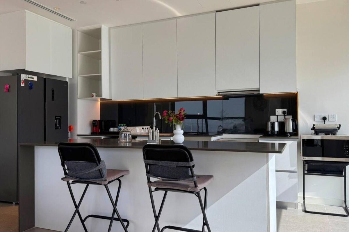 1 Bhk Luxurious Reem Island With Access Abu Dhabi