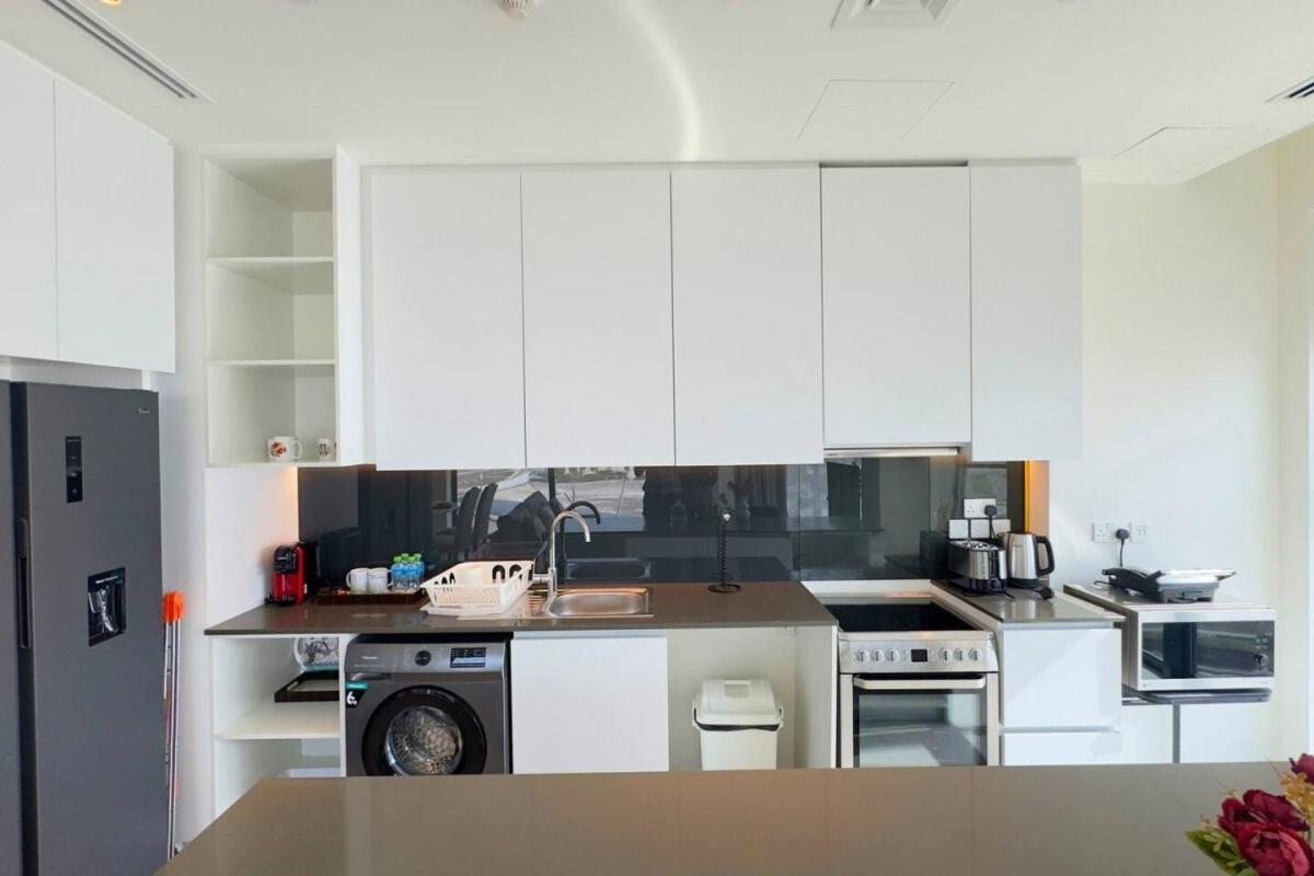 1 Bhk Luxurious Reem Island With Access