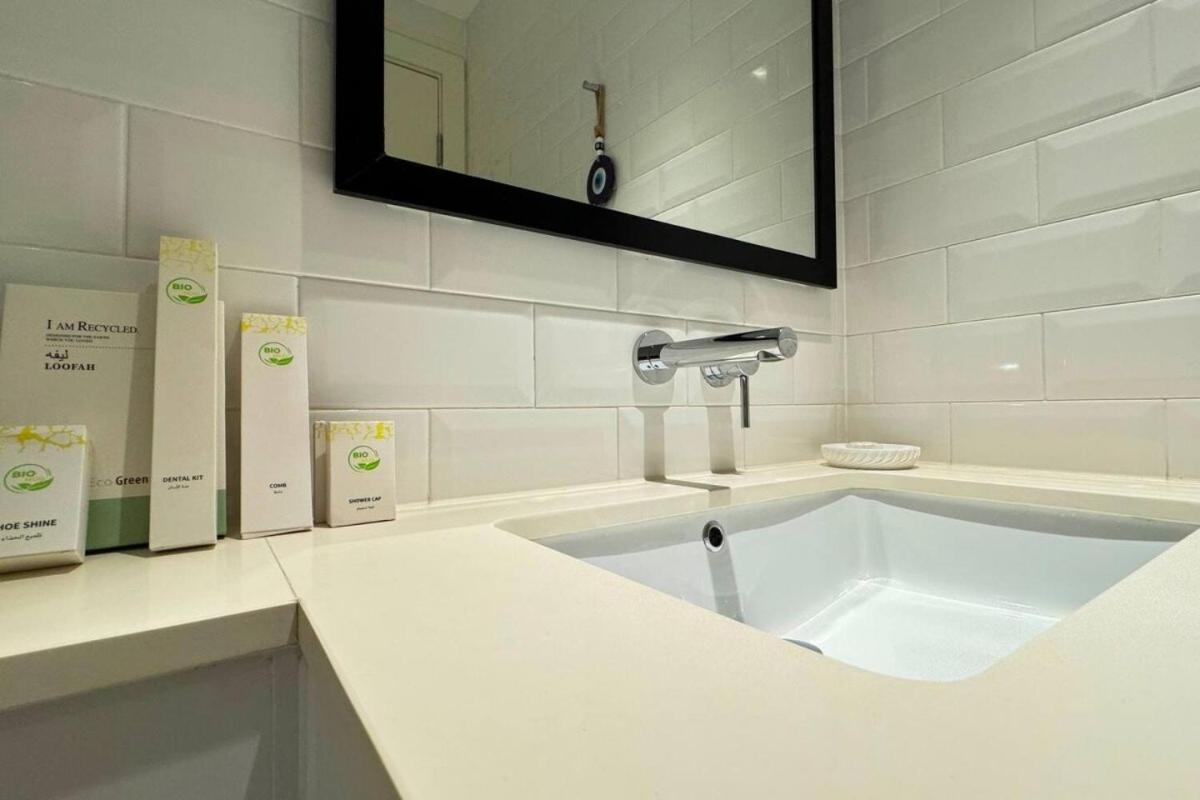 Apartment 1 Bhk Luxurious Reem Island With Access