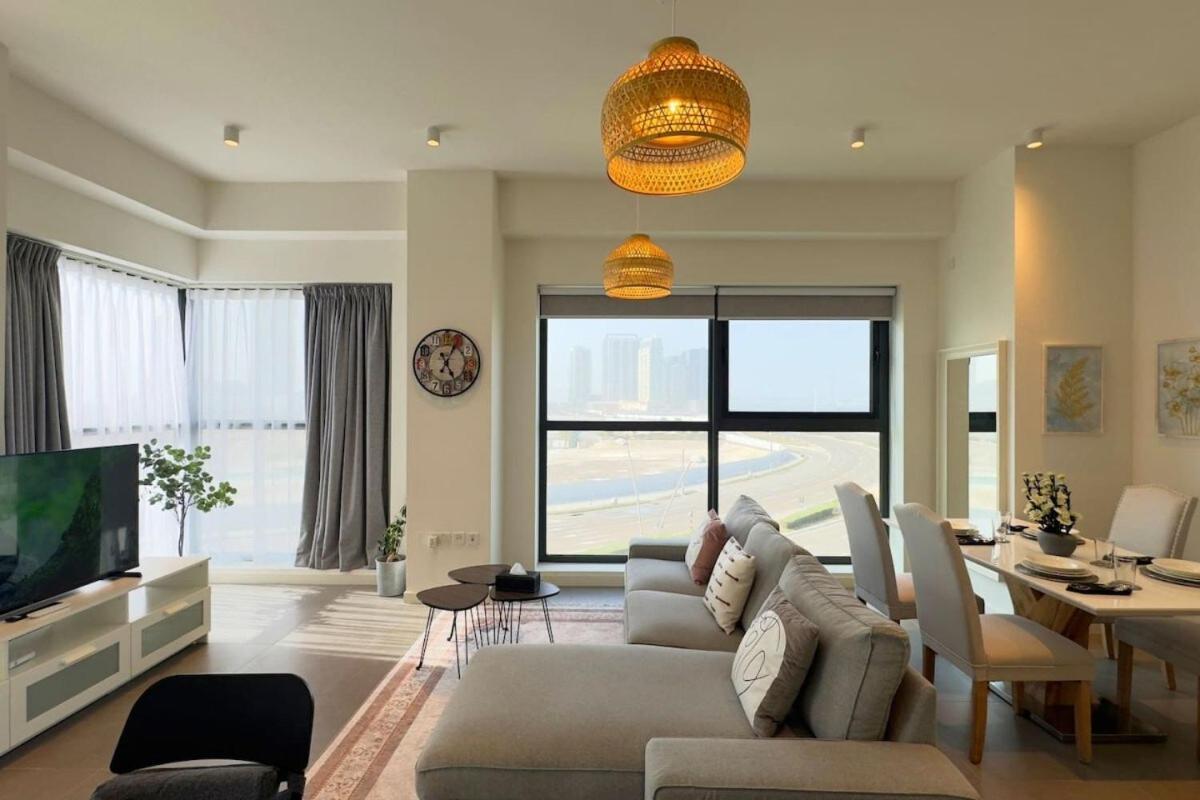 Apartment 1 Bhk Luxurious Reem Island With Access